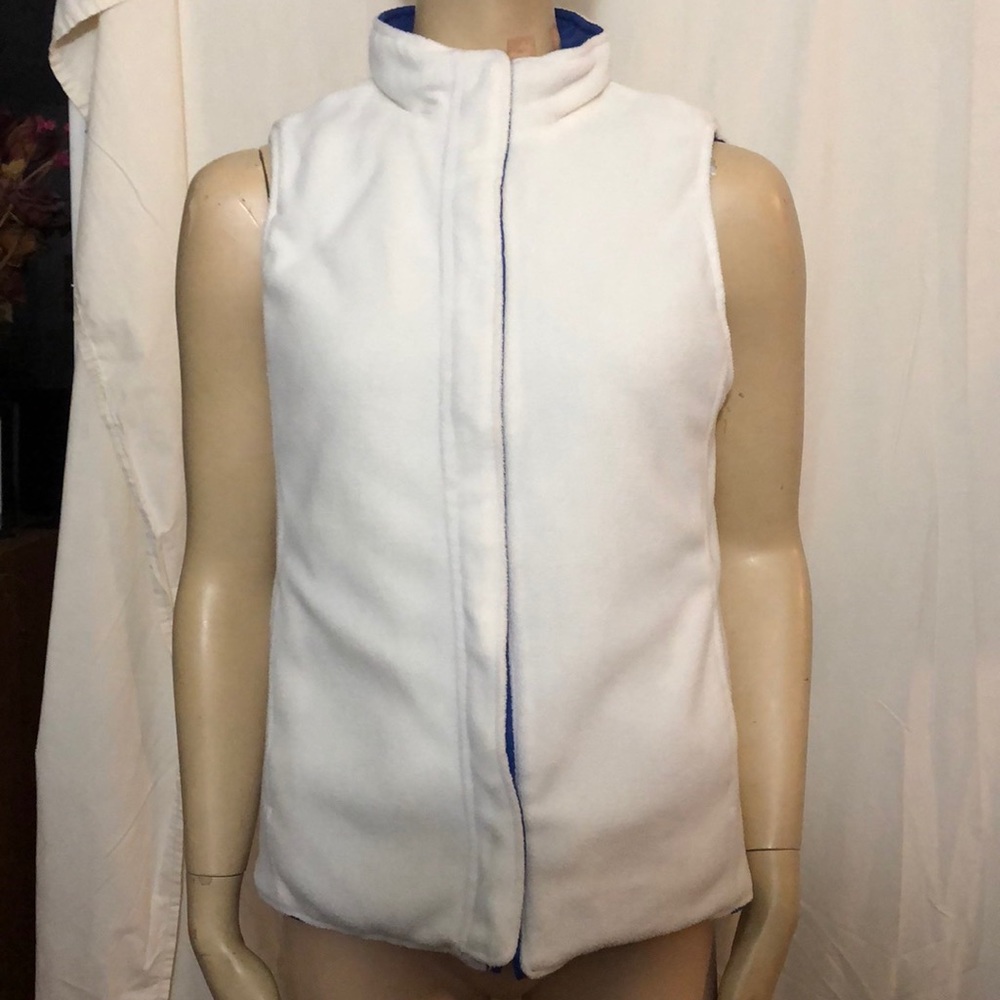 IZOD women’s reversible vest